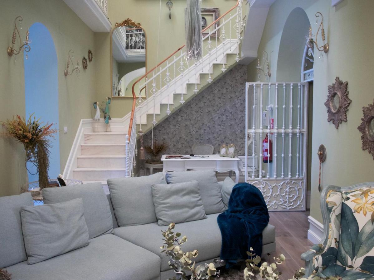 Hotel Boutique Iulia 5 Estrellas Medina de las Torres エクステリア 写真