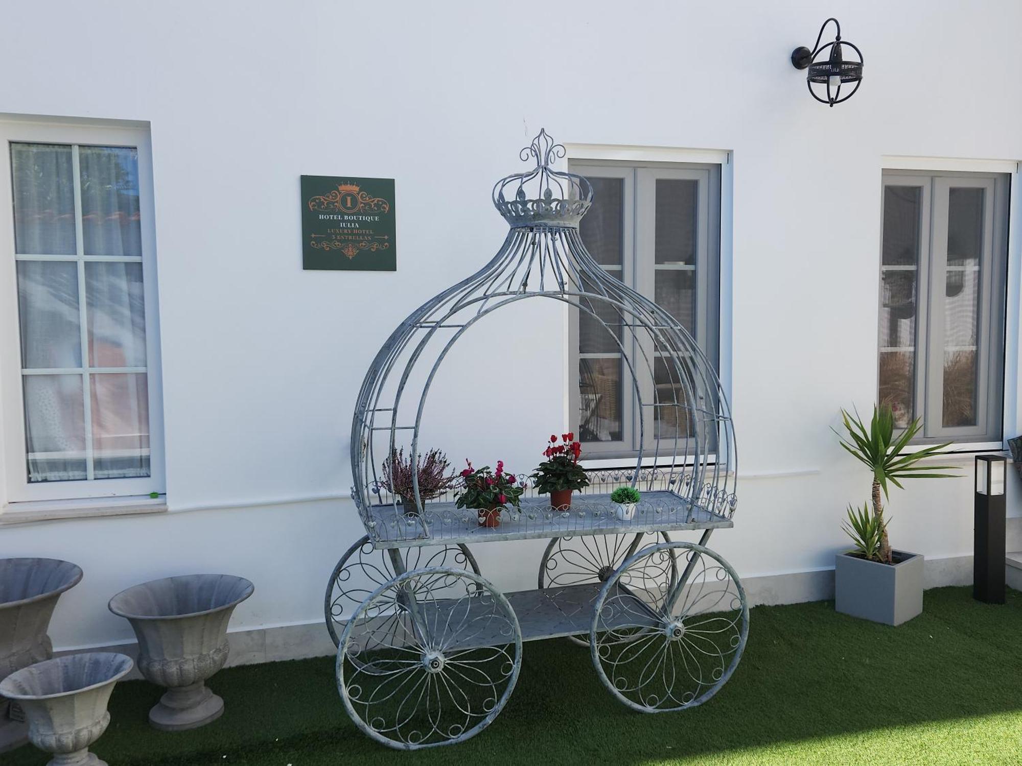 Hotel Boutique Iulia 5 Estrellas Medina de las Torres エクステリア 写真