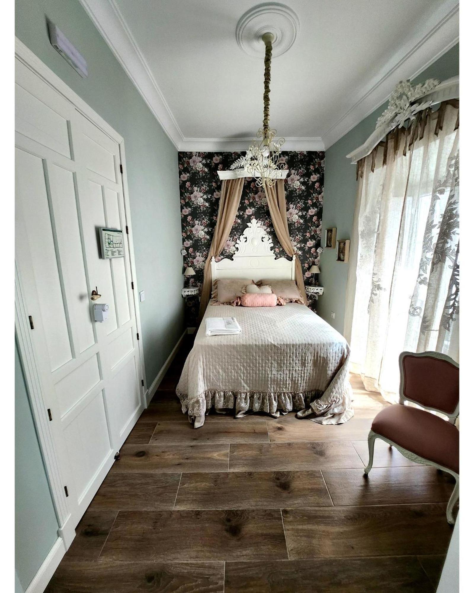 Hotel Boutique Iulia 5 Estrellas Medina de las Torres エクステリア 写真